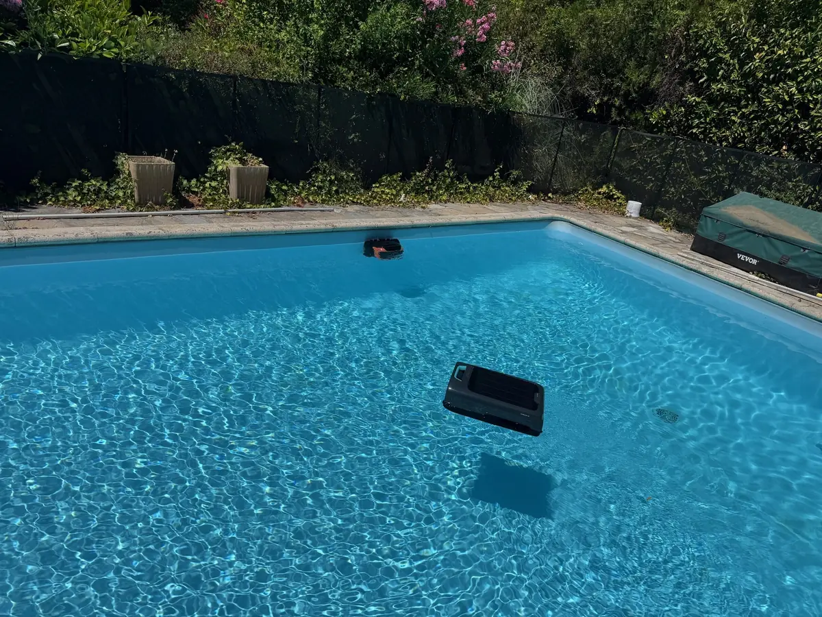 Robot de surface et robot pour le fond et les parois&nbsp;: le duo gagnant pour ne rien faire en &eacute;t&eacute;&nbsp;!