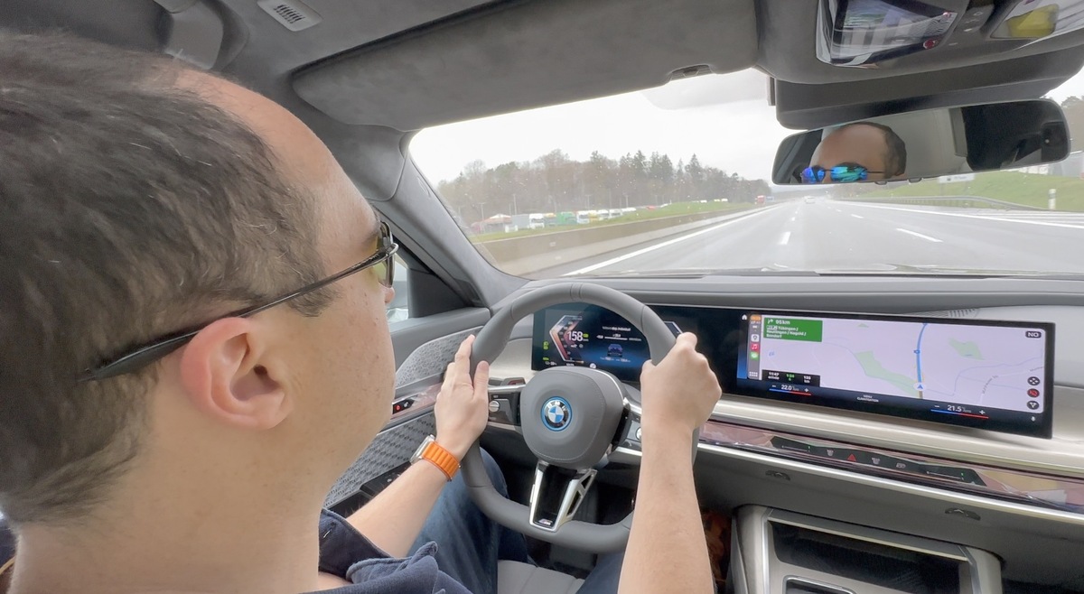 Essai BMW i7 : PS5, écran 8K, CarKey... plus techno que Tesla ?