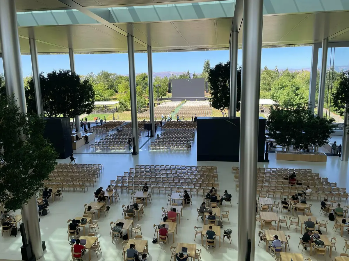 Quelques photos et vidéos exclusives d'Apple Park durant la WWDC 2022