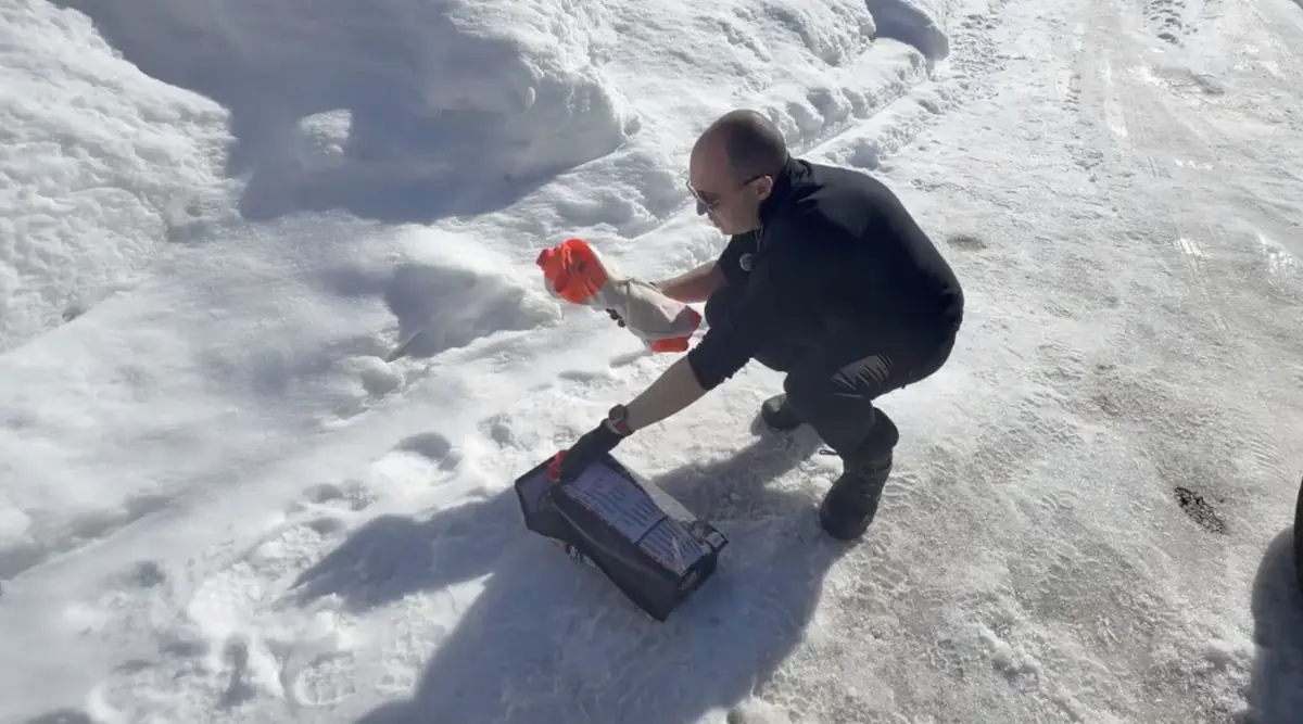 On a plant&eacute; une Polestar 4 Propulsion dans la neige pour tester les chaussettes ISSE (vid&eacute;o)