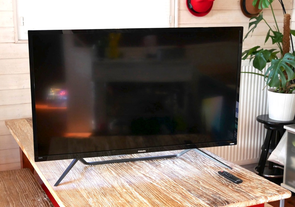 Test express Philips Momentum 43" : un moniteur géant 2160p, certifié HDR1000