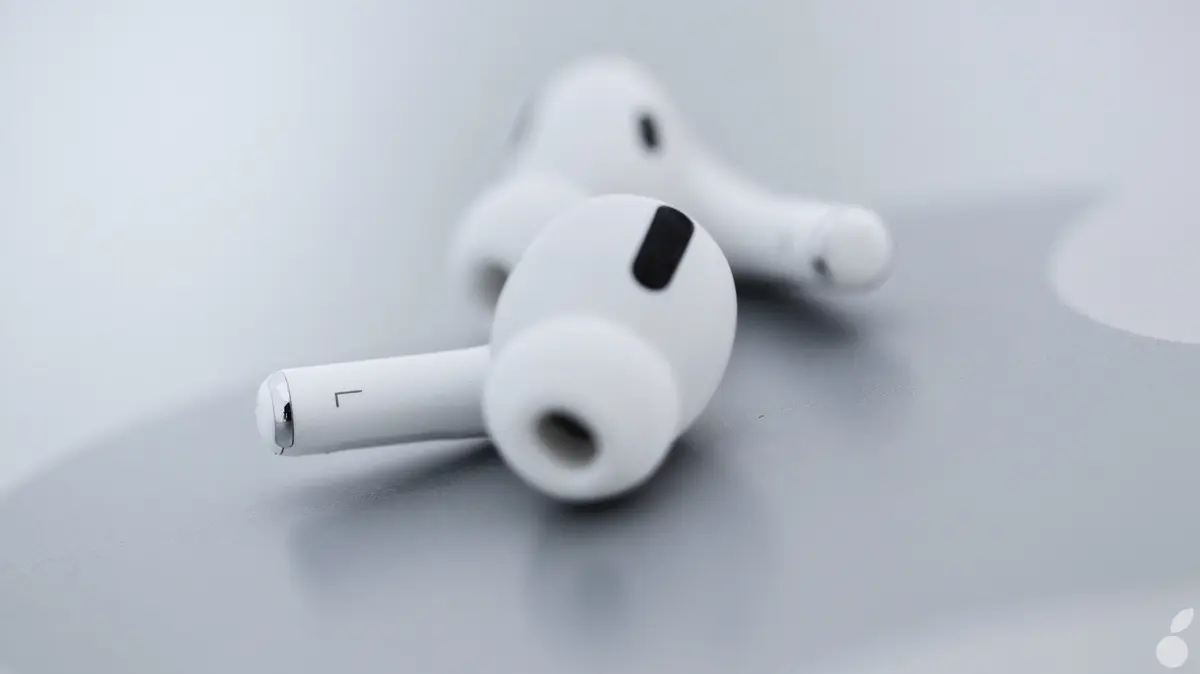 Elle confond son AirPod avec une vitamine...