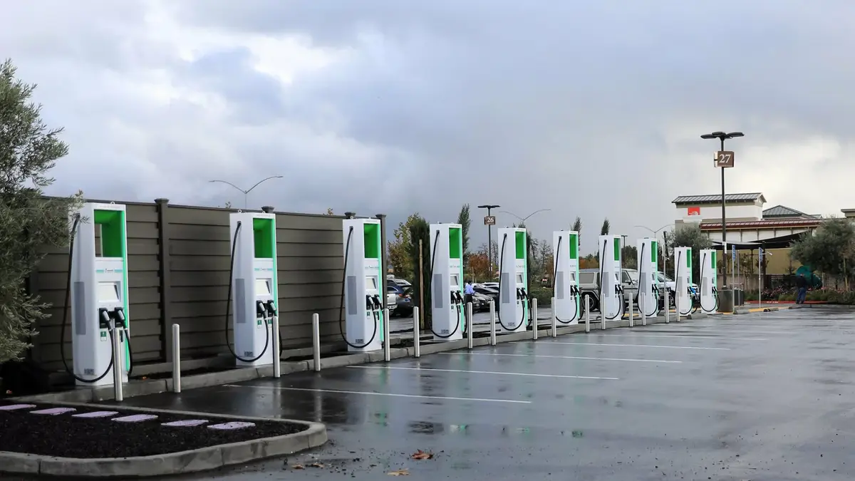 Voiture électrique : les mega-chargeurs de 350kW arrivent déjà aux USA