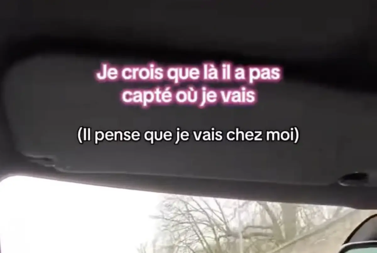 Harcel&eacute;e sur l'A1, une TikTokeuse utilise ses Ray-Ban Meta pour filmer la sc&egrave;ne