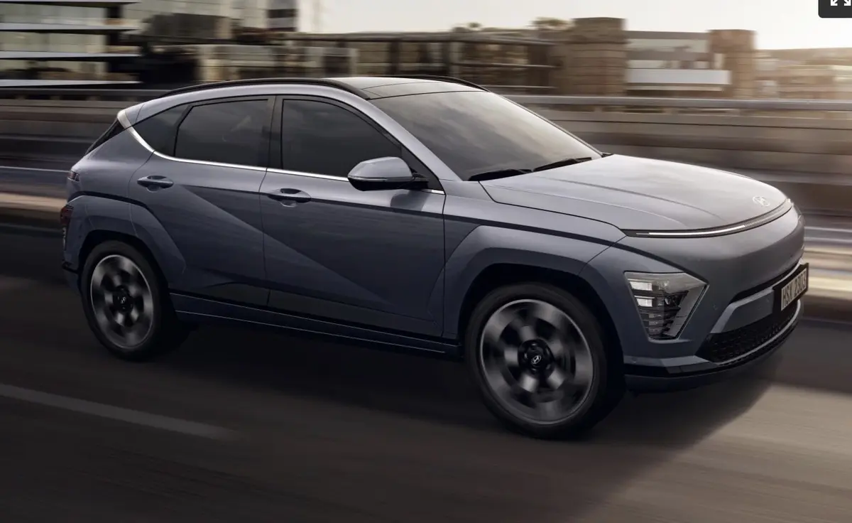 Hyundai Kona 2023 : est-il encore vraiment à la page électrique et connectée ?