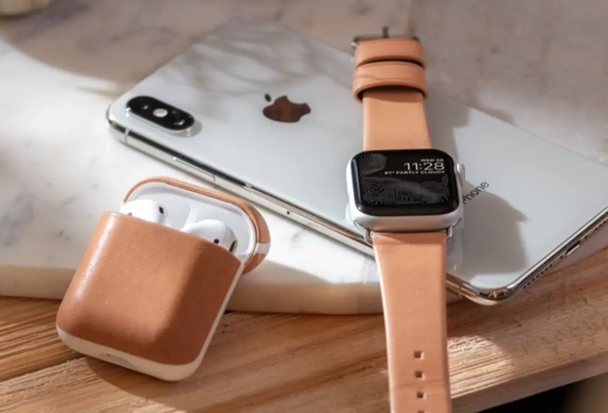 NomadがAirPodsとApple Watch用の新しいレザーアクセサリーをリリース
