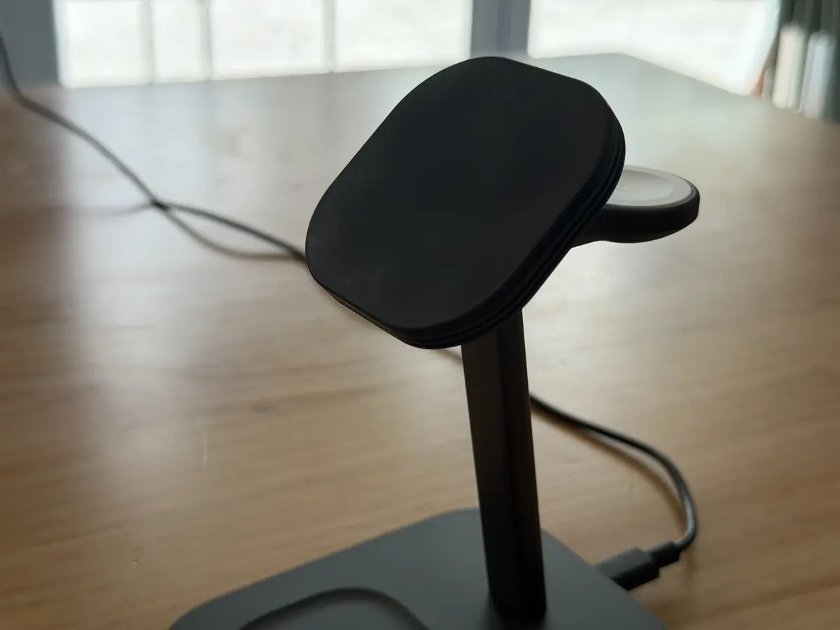 Test du chargeur sans fil 3-en-1 Mophie StealthCharge&nbsp;: rapide et silencieux