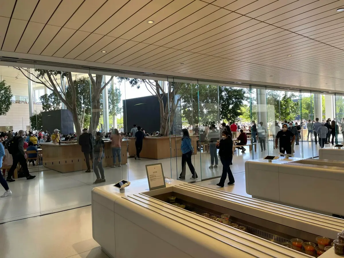 Quelques photos et vidéos exclusives d'Apple Park durant la WWDC 2022