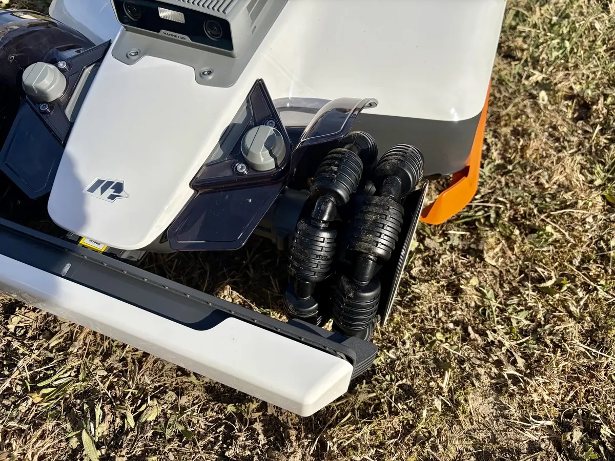 Test Mammotion Luba 3 AWD 3000&nbsp;: un robot tondeuse vraiment taill&eacute; pour les grandes surfaces&nbsp;?