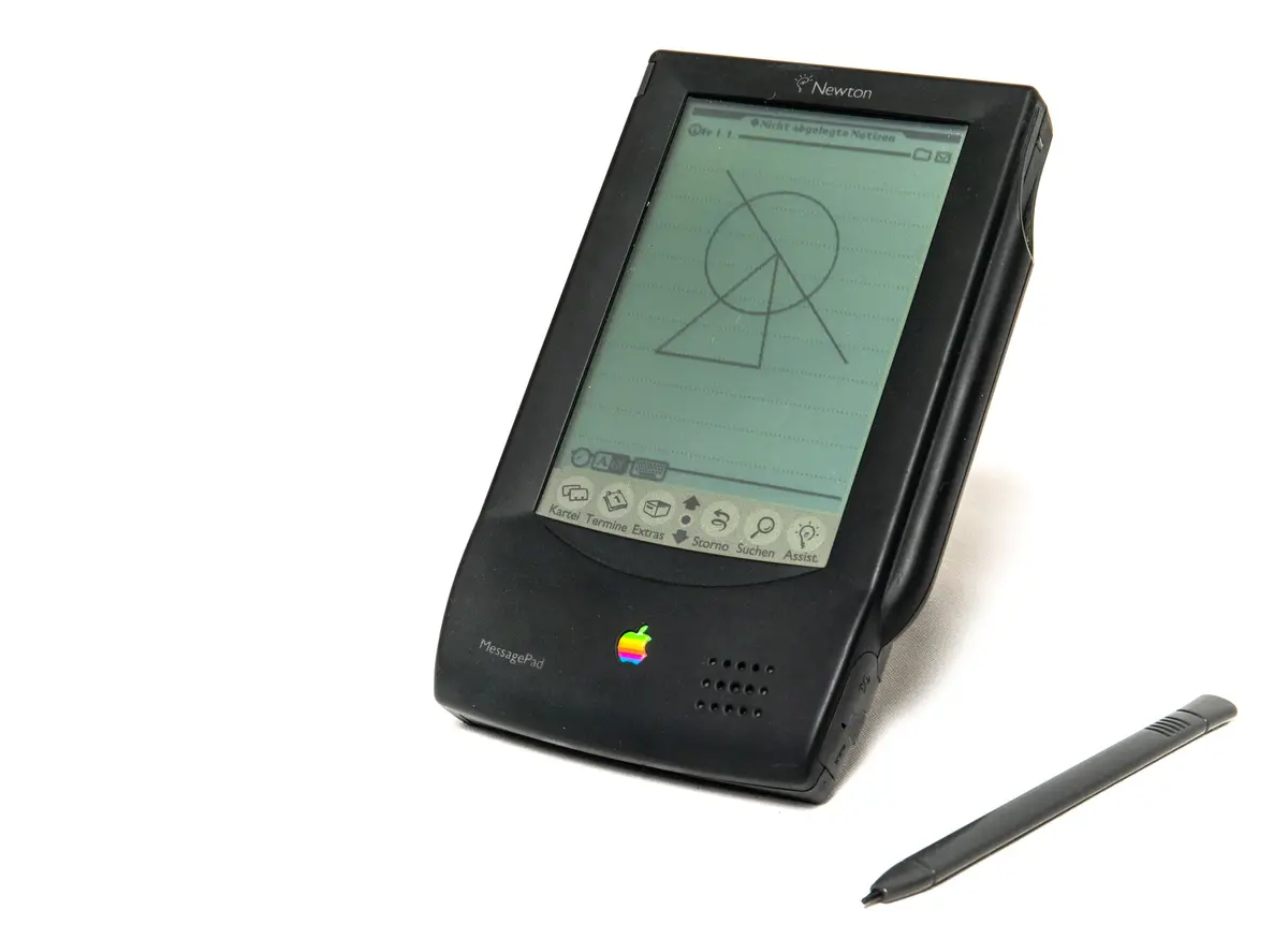 Apple Newton MessagePad 100 : le premier Newton et le premier PDA.