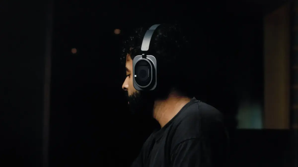 Nothing Headphone (1) Pro&nbsp;: trois haut-parleurs par oreillette pour 349 euros