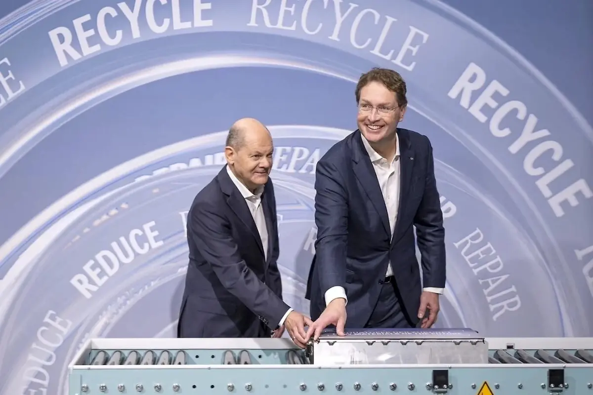 Mercedes-Benz inaugure son usine de recyclage de batteries