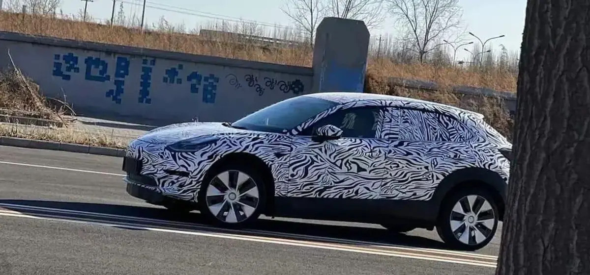 Tesla : le Model 2 camouflé, un Magic Dock aux USA, la Model 3 2023 de sortie et Cybertruck Offroad