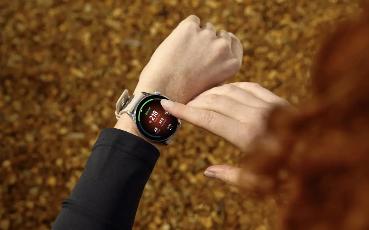 OnePlus Watch Lite&nbsp;: une montre connect&eacute;e &agrave; 10 jours d'autonomie qui fonctionne aussi avec l'iPhone