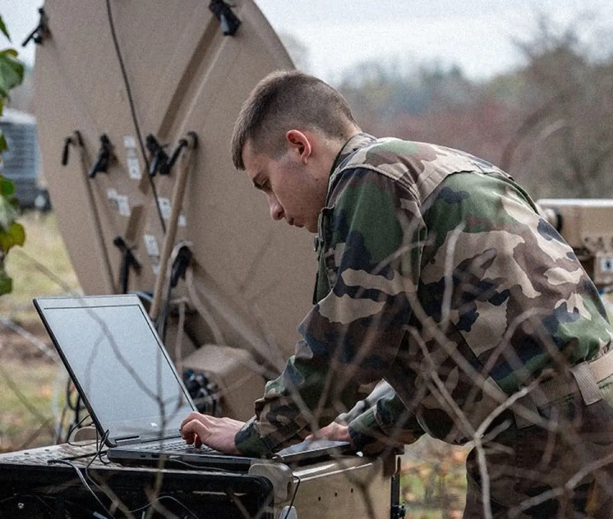 Mistral AI signe un accord avec le minist&egrave;re des Arm&eacute;es pour une IA militaire souveraine
