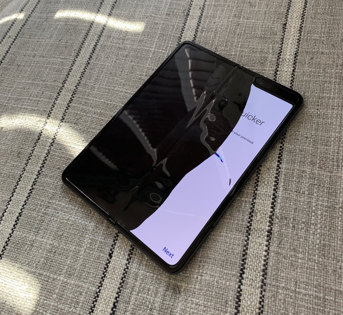 Samsung Galaxy Fold : des écrans pliables qui cassent (après les batteries qui chauffent)