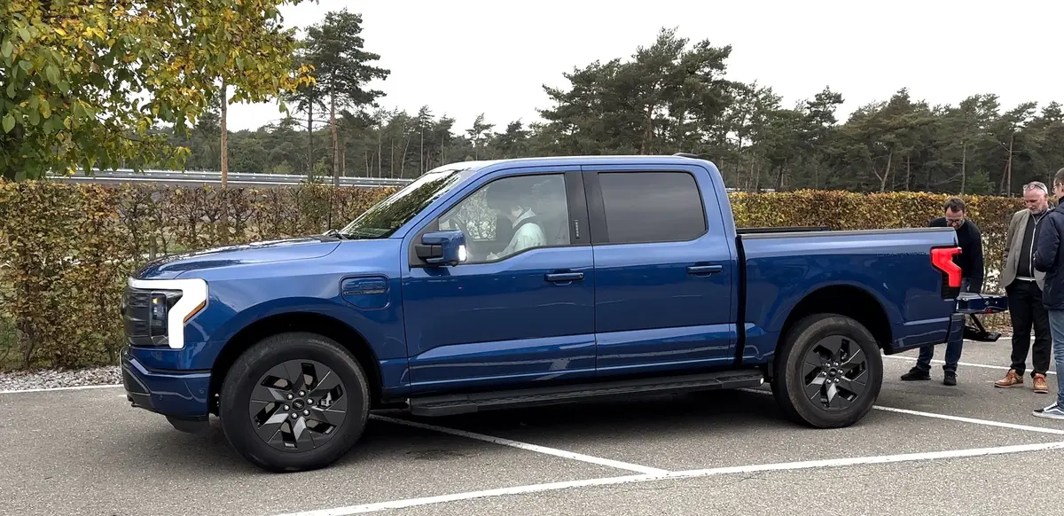 Essai Ford F-150 Lightning électrique : il peut alimenter une maison !