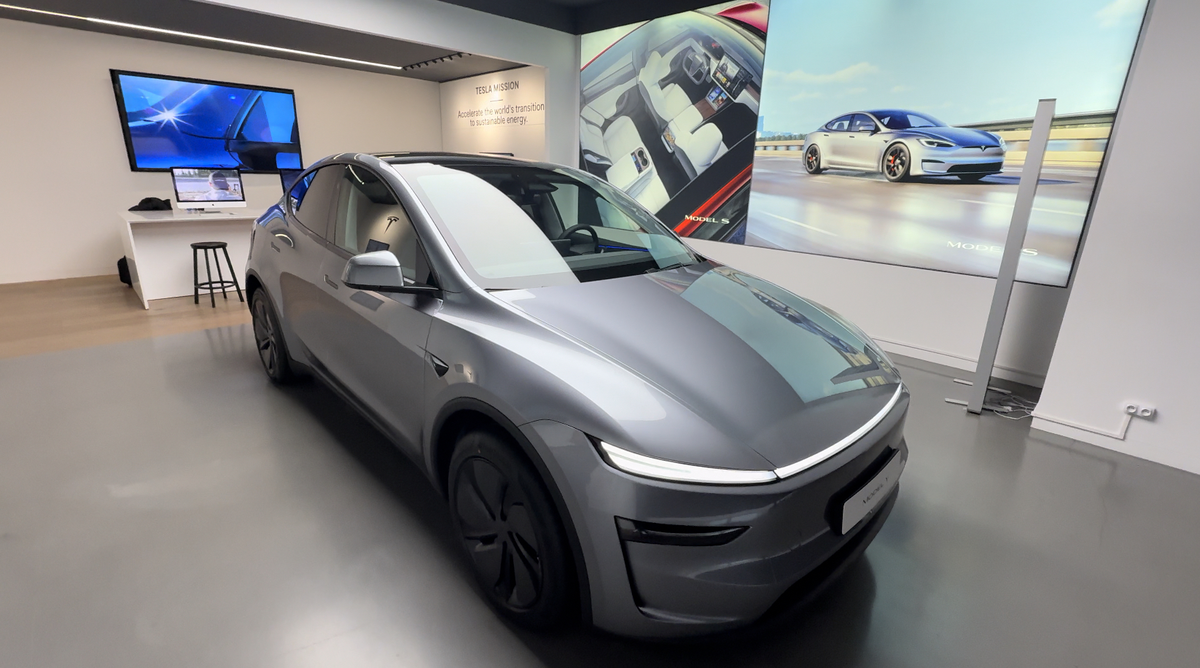 Tesla Model Y 2025 : toutes les nouveautés cachées ! (en vidéo)