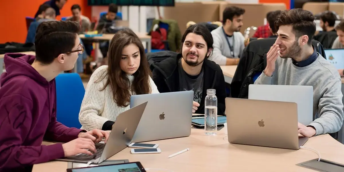 Apple Academy ouvre 400 places à Naples pour développer son app (sélections à Paris)