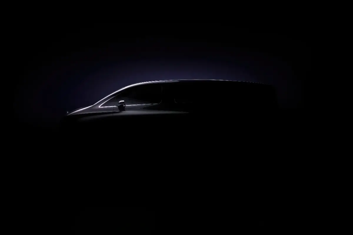 Mercedes tease son van électrique haut de gamme avant le lancement en 2026