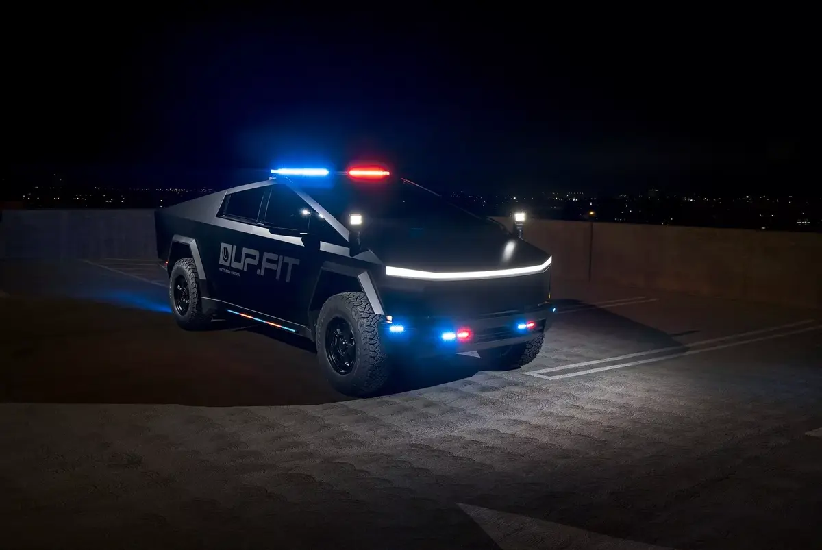 Un Tesla Cybertruck pour la Police