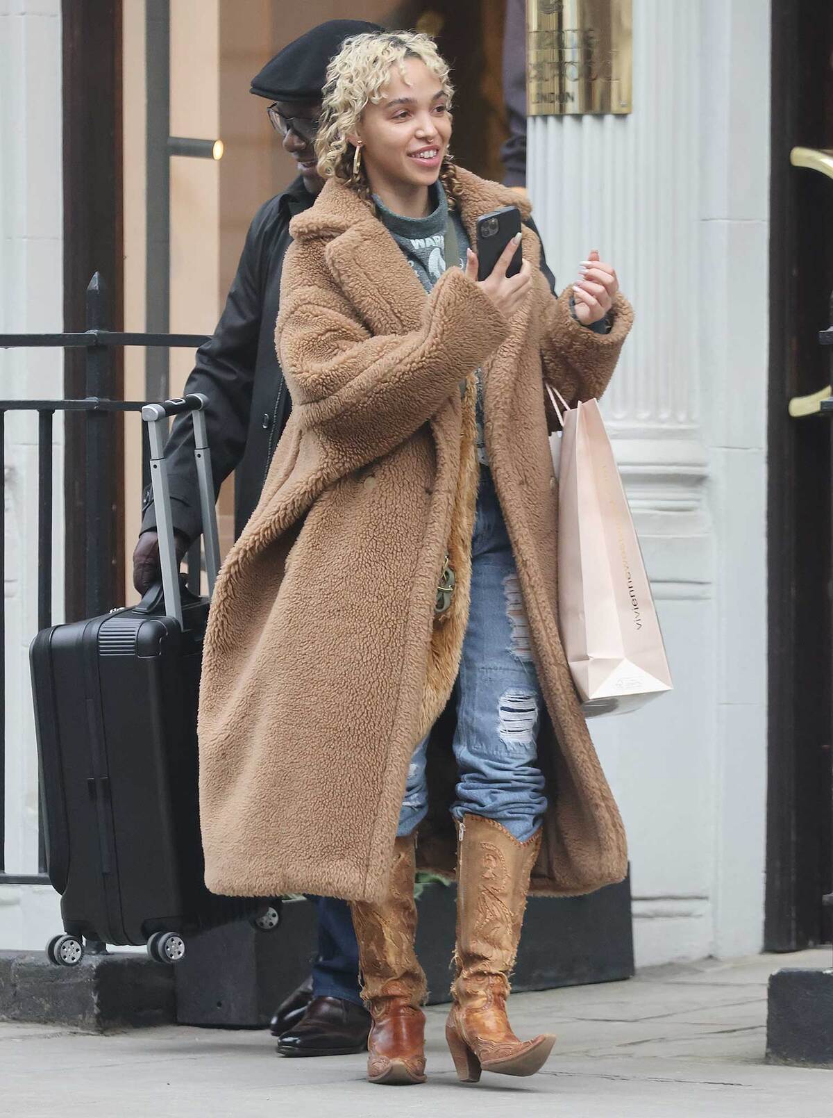 People : Bozoma Saint John, Ben Affleck et JLo, Nina Dobrev, Jessica Alba, Emily Ratajkowki