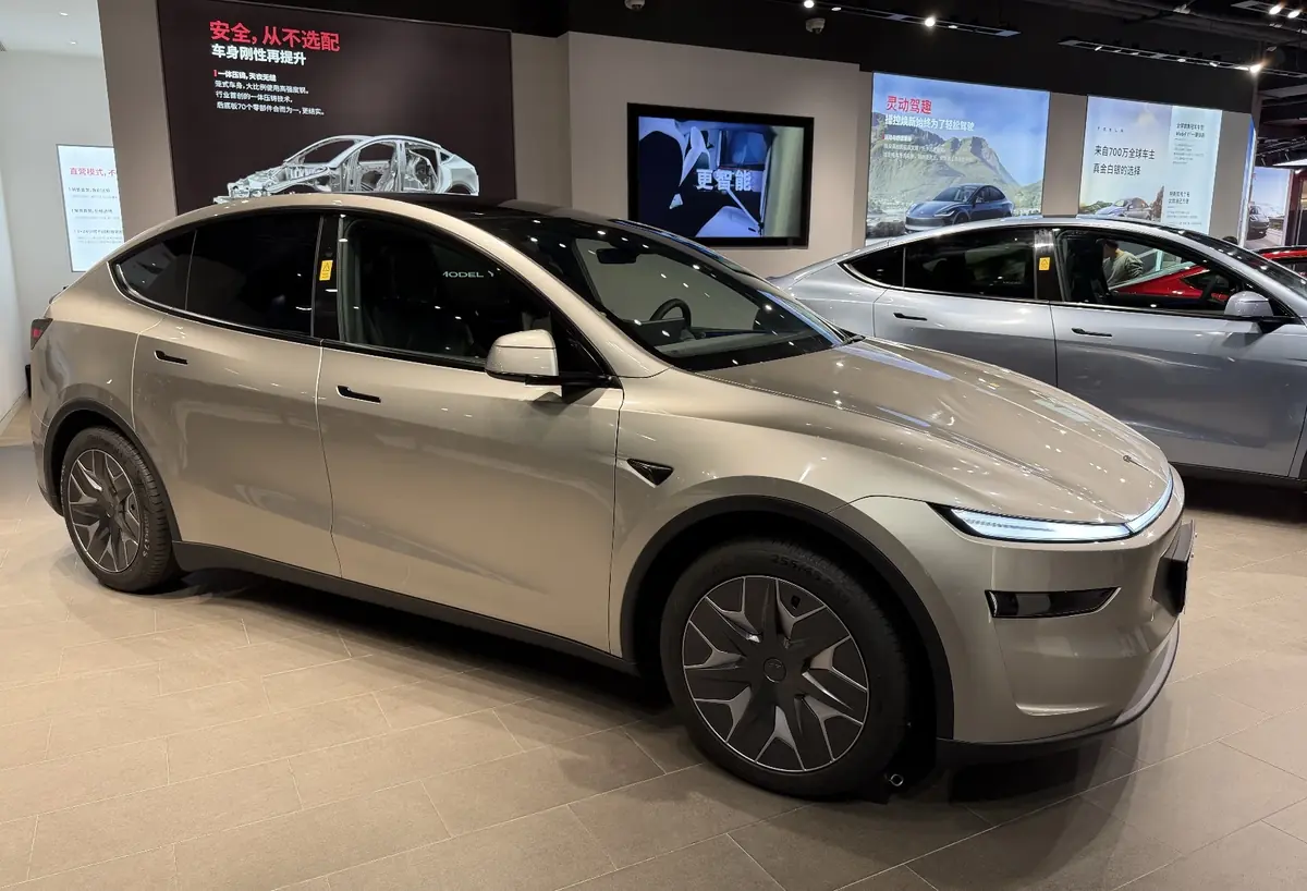 J&rsquo;ai enfin vu le Tesla Model Y L 6 places, parfait pour les familles&nbsp;? (vid&eacute;o)