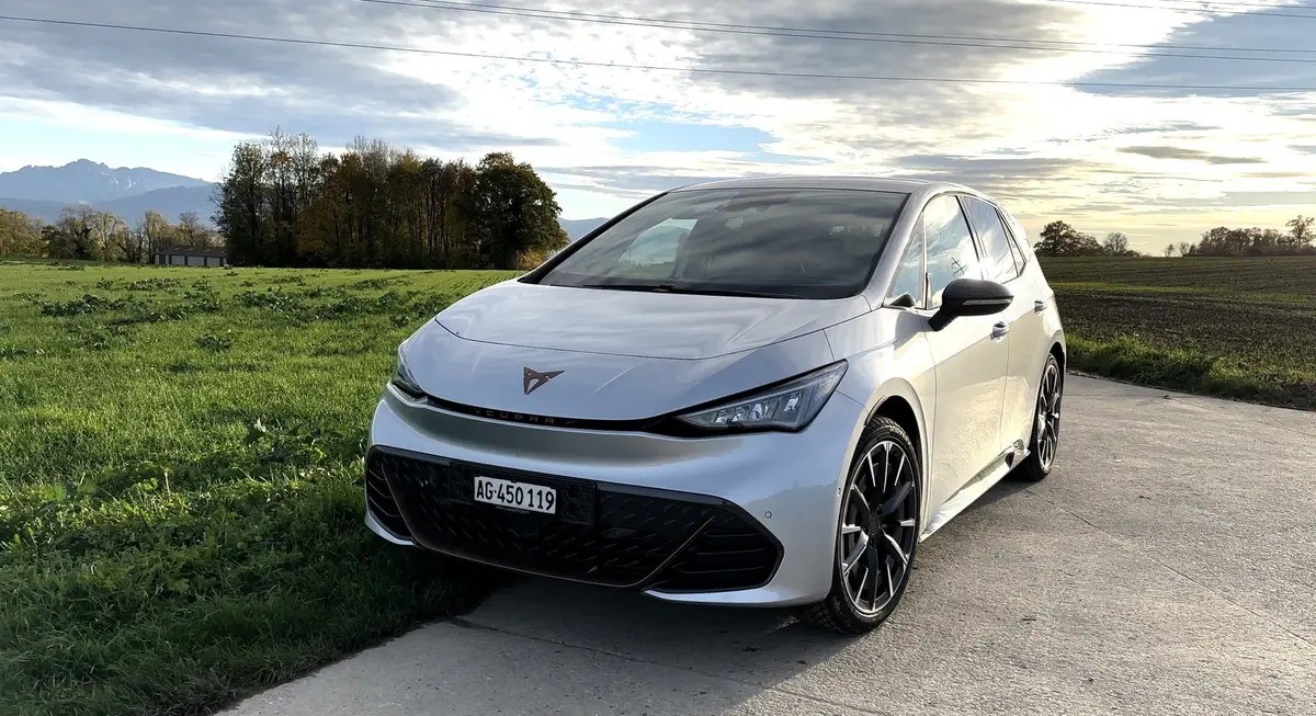 Essai Cupra Born VZ 77 kWh (550Km d'autonomie) : la meilleure voiture électrique de 2023 ?