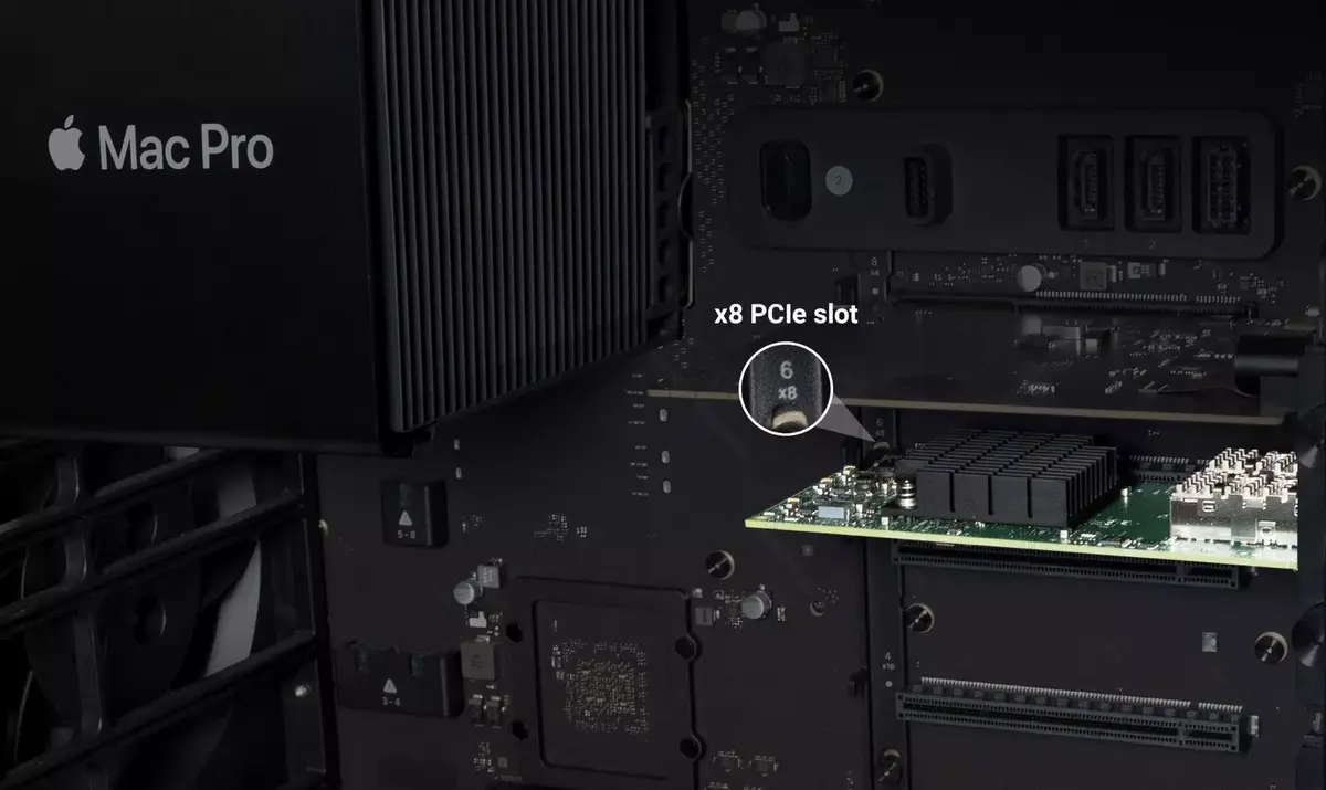 La carte Twin 25G au sein d'un Mac Pro 2019