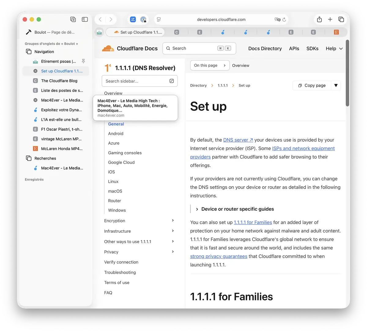 L'utilisation des groupes d'onglets et de la barre latérale permet un affichage similaire à Arc.