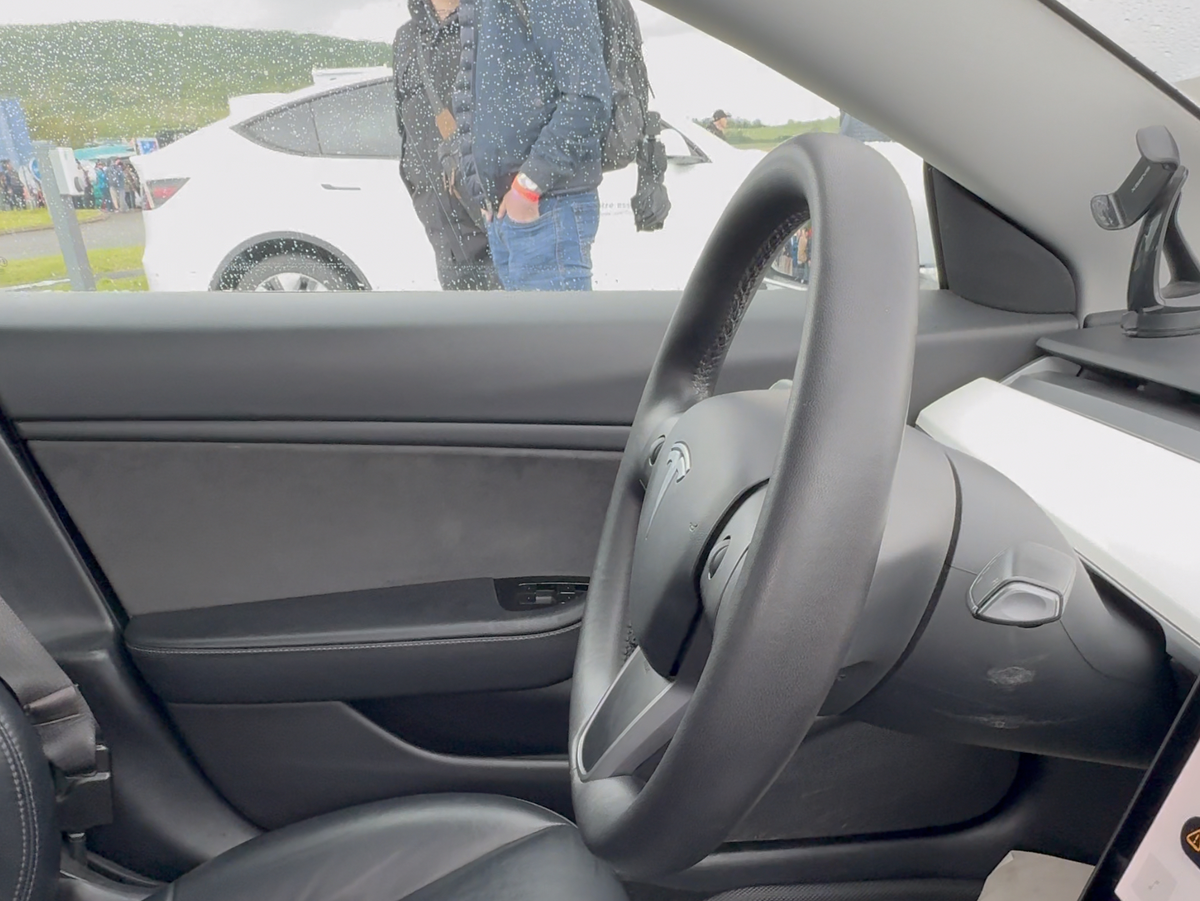 Après 317 000 Km et de la charge rapide, cette Tesla Model 3 française va vous étonner !