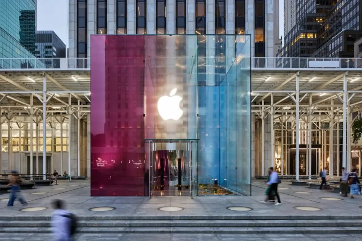 iPhone 18 Pro : les premières files d’attente se forment devant les Apple Store