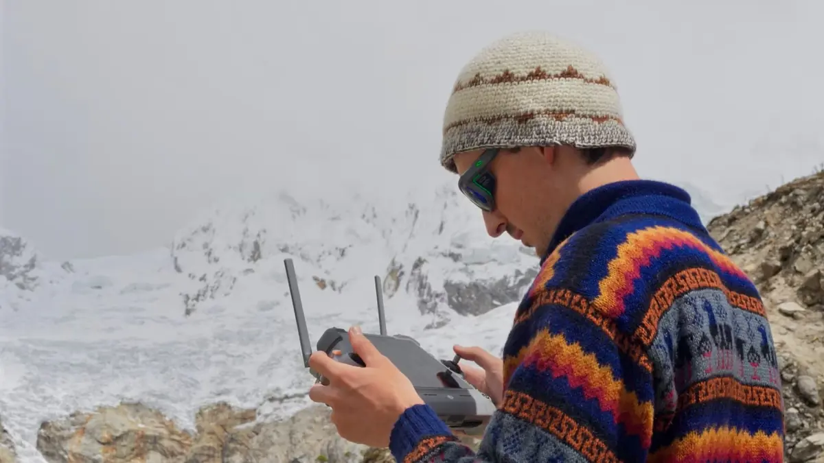 Des drones DJI autonomes pour surveiller les glaciers des Andes p&eacute;ruviennes