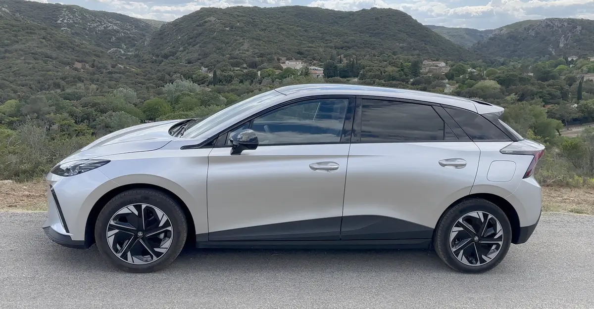 Essai MG4 Luxury : prix, autonomie, recharge... la meilleure voiture électrique abordable de 2023 ?