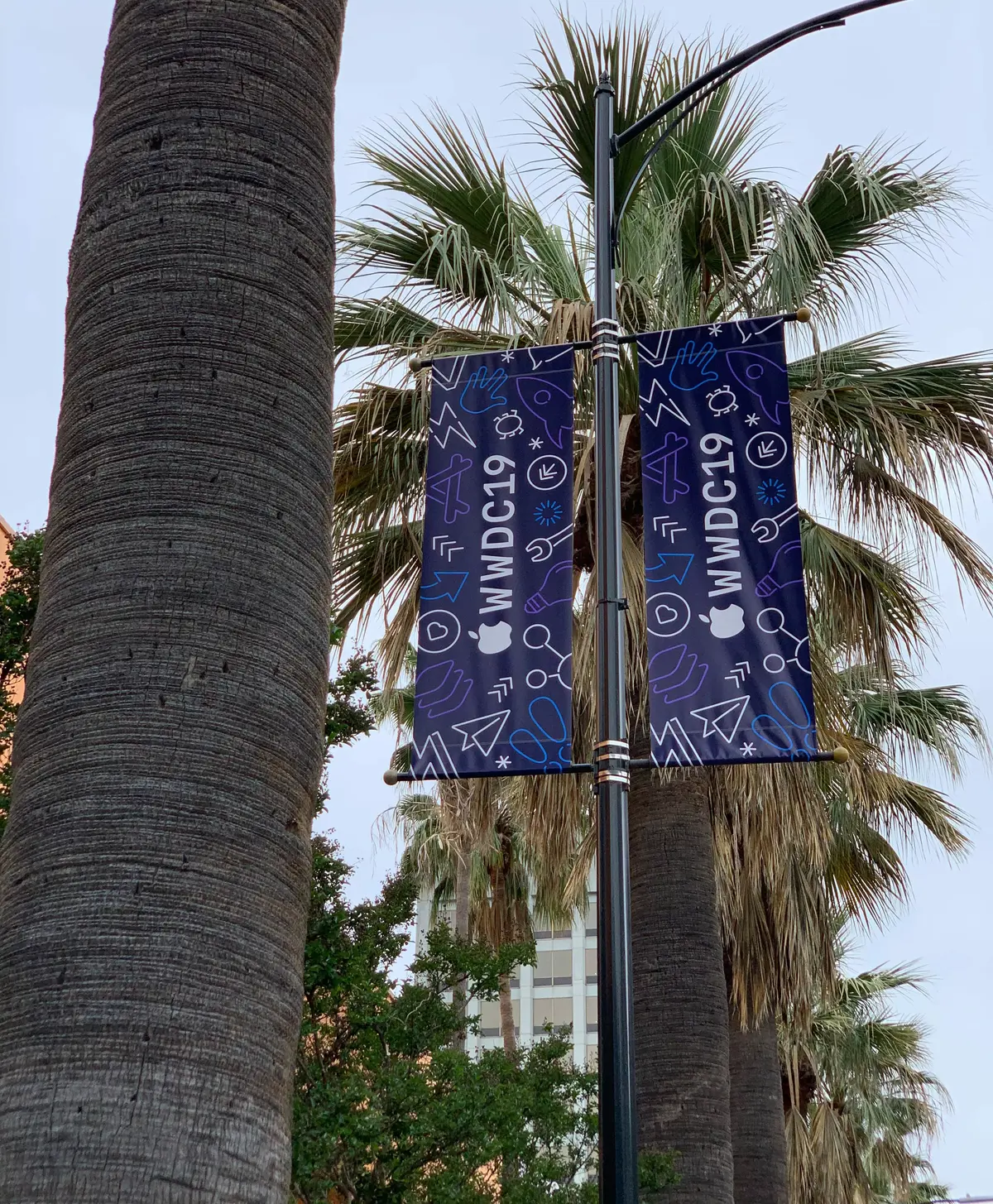 WWDC : Apple commence à décorer le McEnery Convention Center [photos]