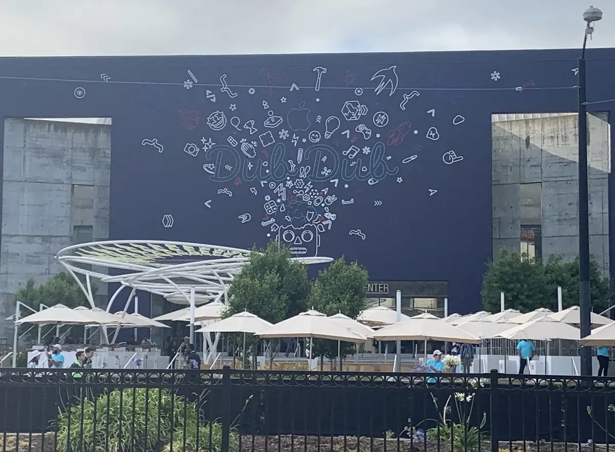 #WWDC : une veste réversible, des pin's et des burritos pour le p'tit dej !