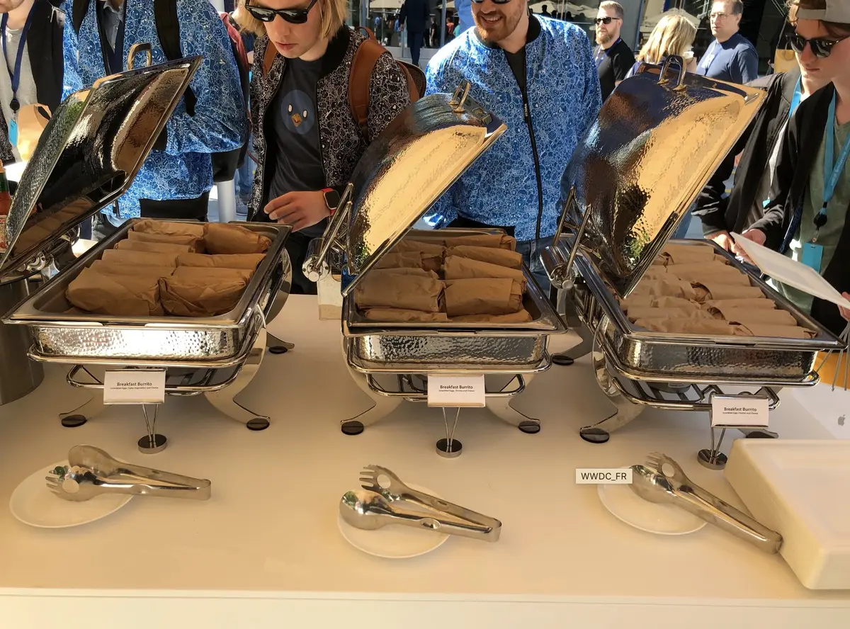 #WWDC : une veste réversible, des pin's et des burritos pour le p'tit dej !