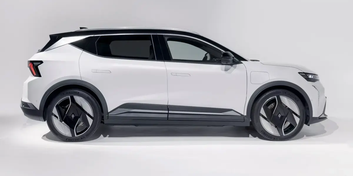 Essai Renault Scenic électrique : meilleur que Tesla ? (vidéo)