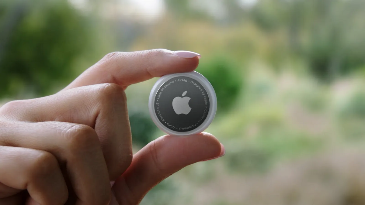 AirTag : Apple informe-t-elle suffisamment les utilisateurs des risques de tracking ?