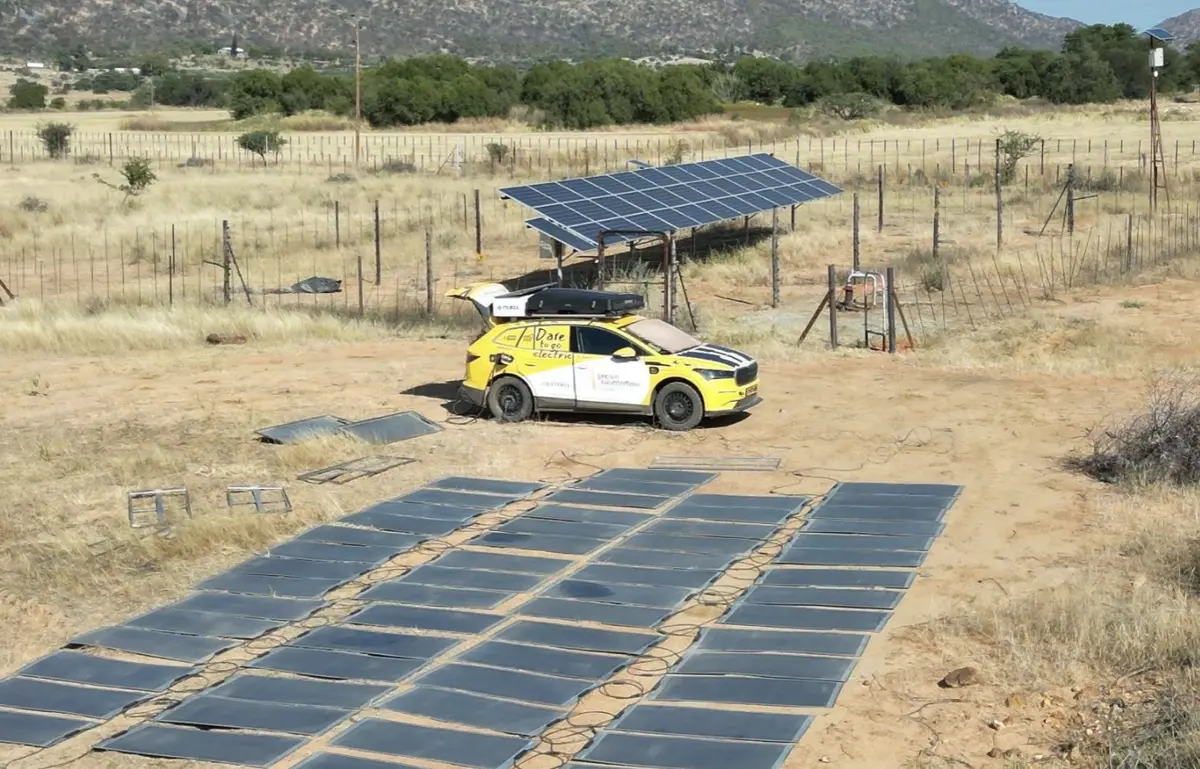 Ils ont réussi traverser l'Afrique en voiture électrique !