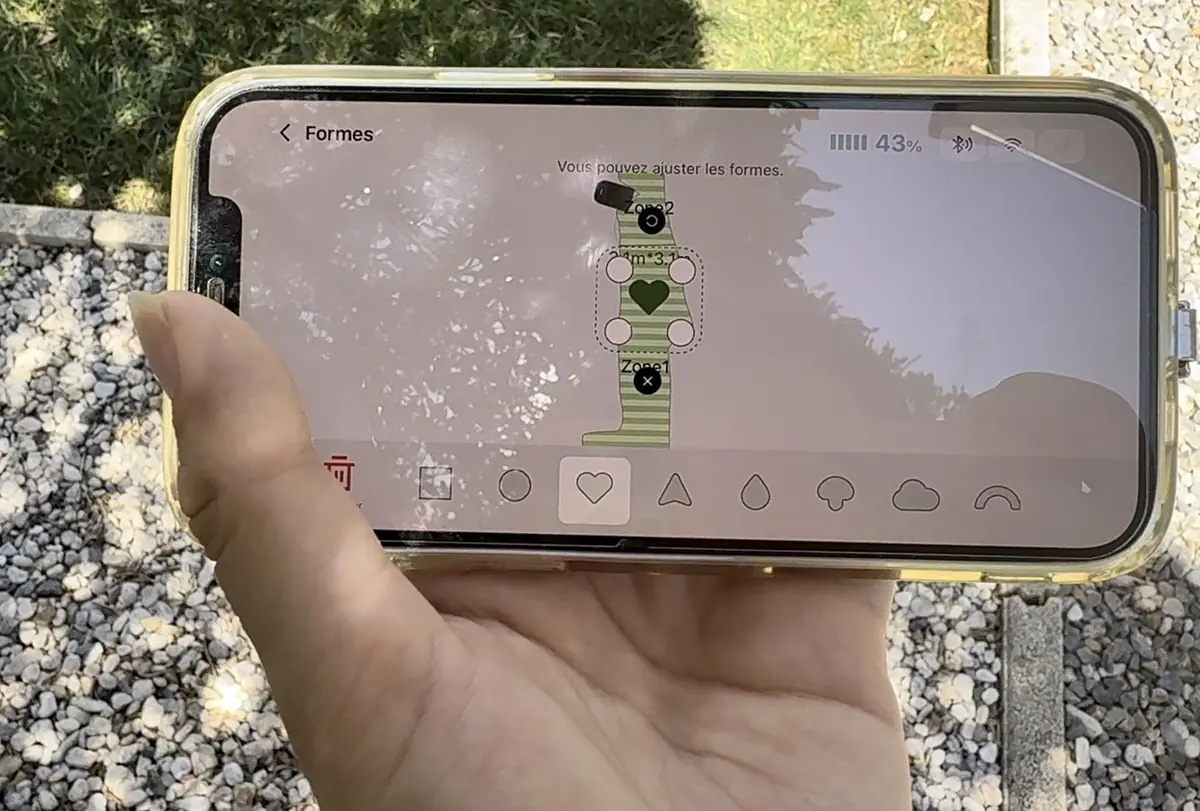 Test MOVA Viax 250&nbsp;: &agrave; ce prix-l&agrave;, faut-il encore sortir sa vieille tondeuse&nbsp;?