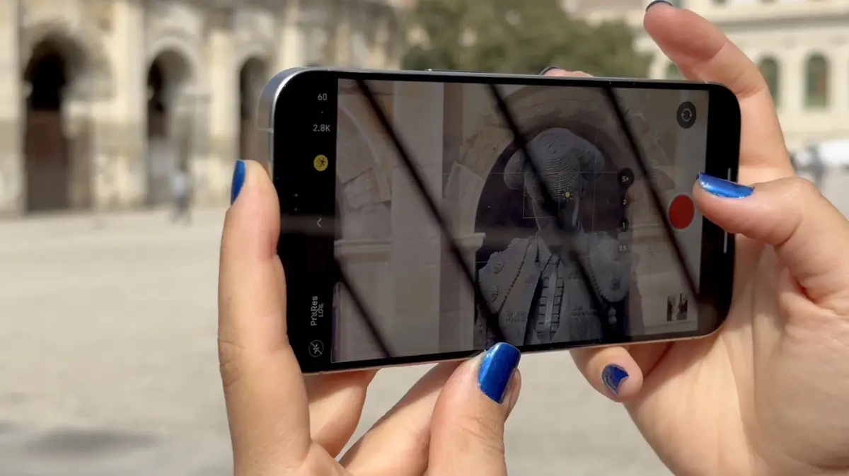 Test iPhone 15 Pro Max vs Samsung Galaxy S23 Ultra : comparatif photo/vidéo !