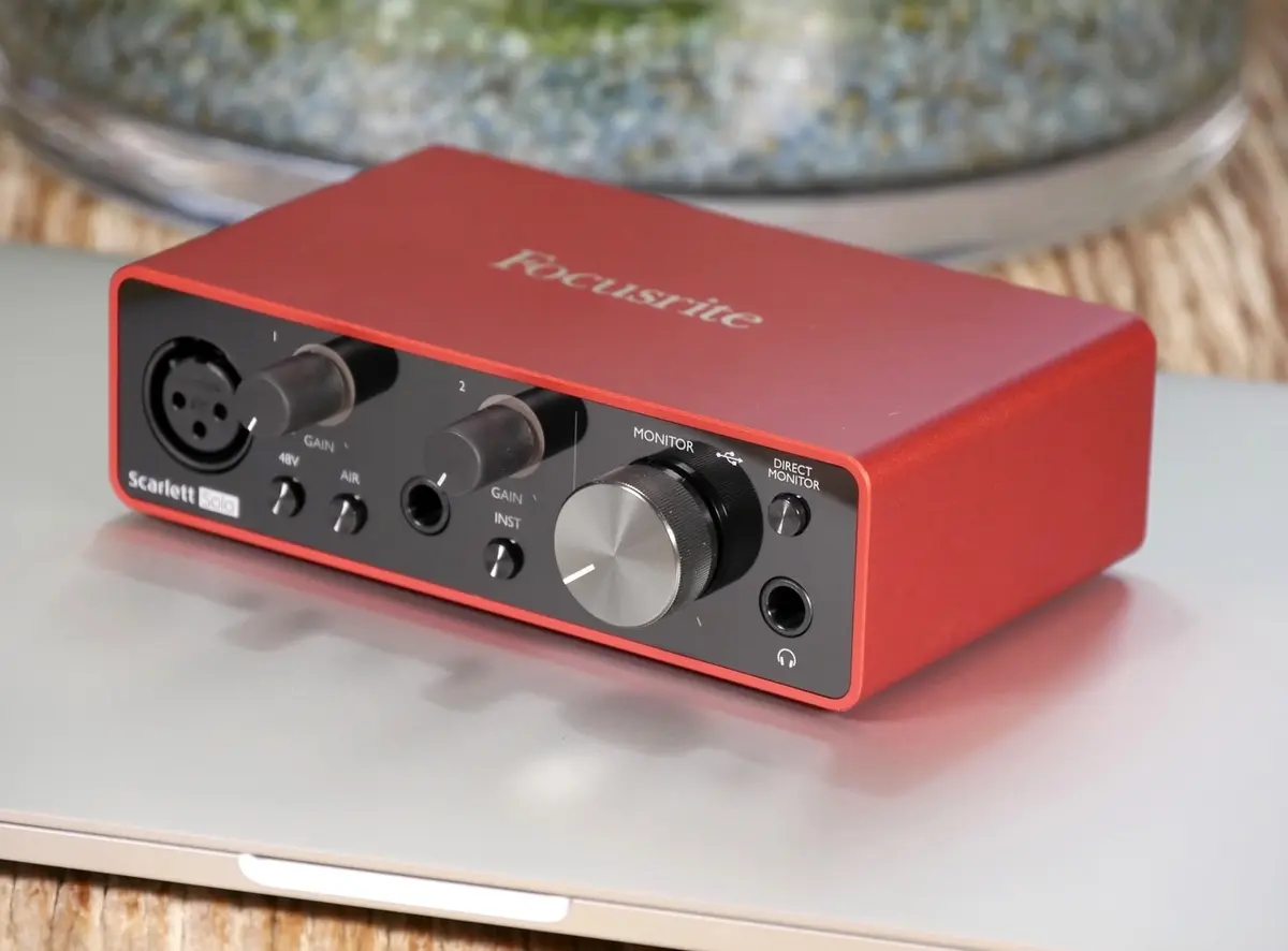 Test express Focusrite Solo Studio Gen3 : un pack à 229€ pour aborder la M.A.O