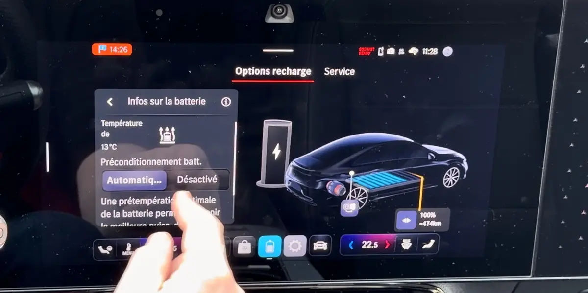 Mercedes a mis un iPad et Face ID dans son CLA&nbsp;! (Test des &eacute;crans Mercedes 2026)