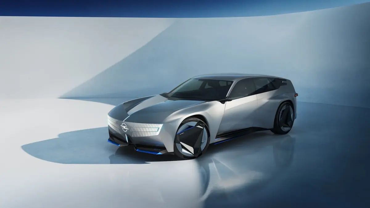 Opel STX Concept&nbsp;: le break &eacute;lectrique qui annonce la future Astra
