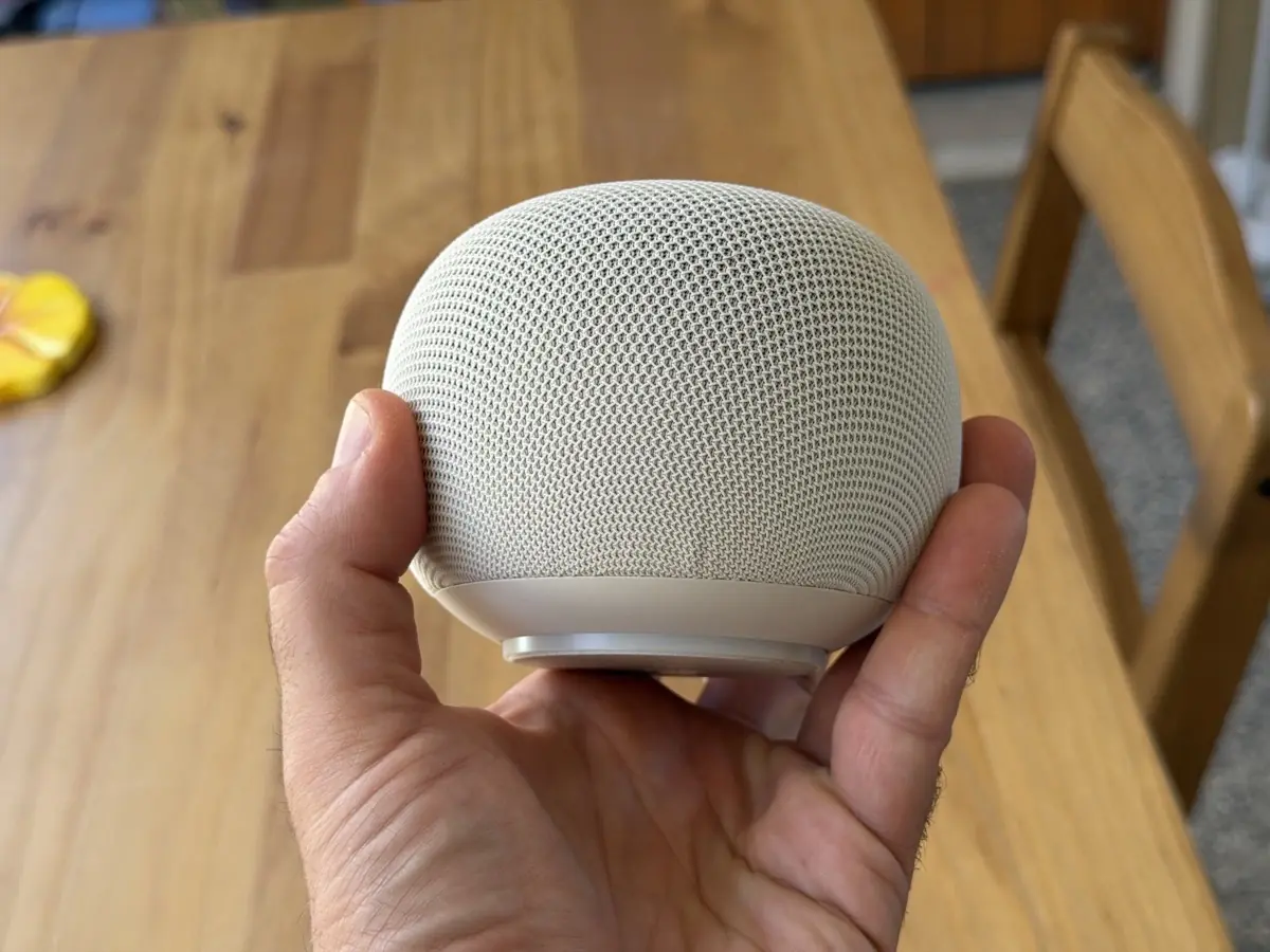 Test du Google Home Speaker&nbsp;: une bonne IA coinc&eacute;e dans une mauvaise enceinte