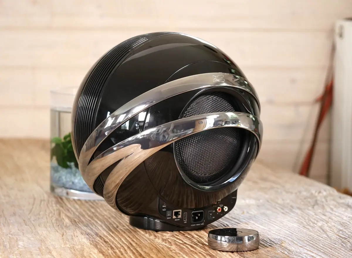 Test Cabasse The Pearl : une enceinte "bijou" pour chasser sur les terres de Devialet