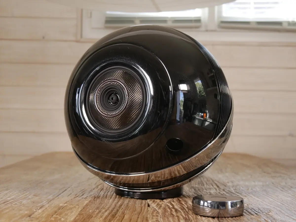 Test Cabasse The Pearl : une enceinte "bijou" pour chasser sur les terres de Devialet