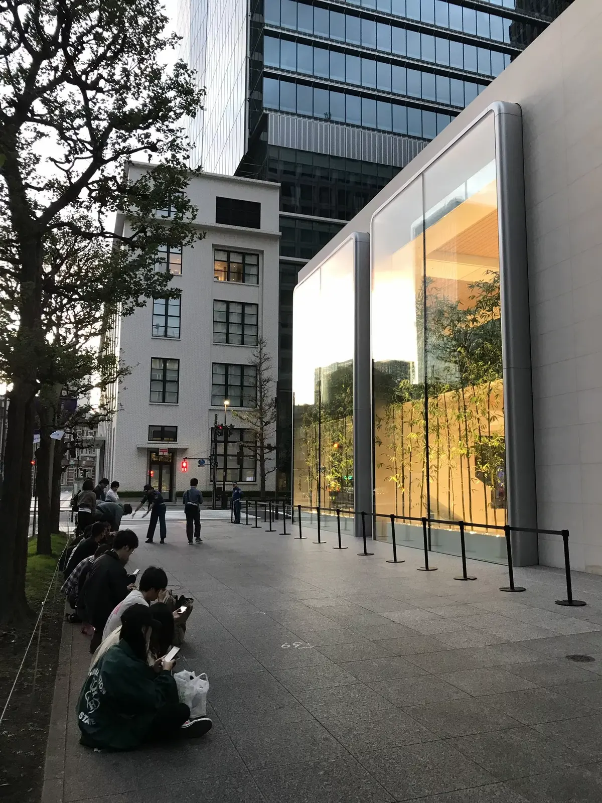 Avec l'iPhone 11, les files d'attente reviennent devant les Apple Stores [Photos]