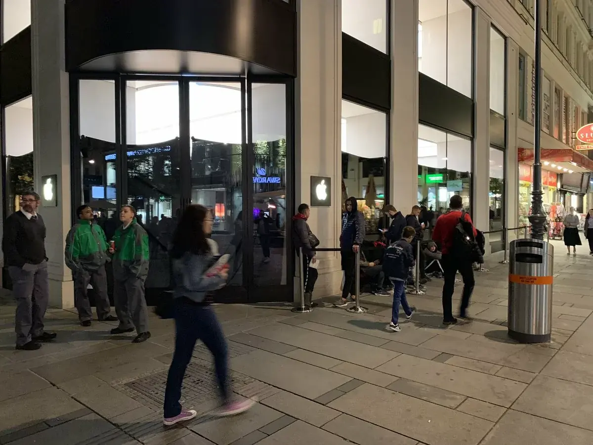 Avec l'iPhone 11, les files d'attente reviennent devant les Apple Stores [Photos]